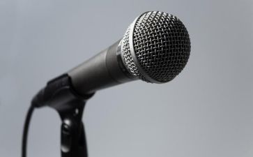 暑假安全教育国旗下讲话